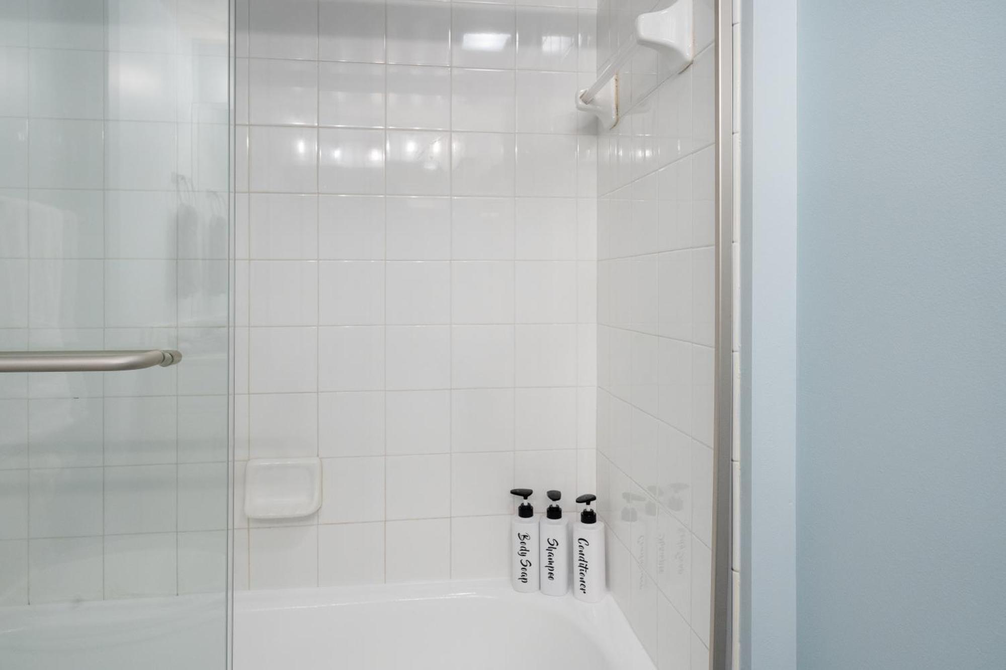 Aparthotel Oceanview Haven Spacious Inviting For 8 Guests Miami